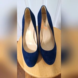 Navy blue pump suedes,size US 9M , heels 10inches